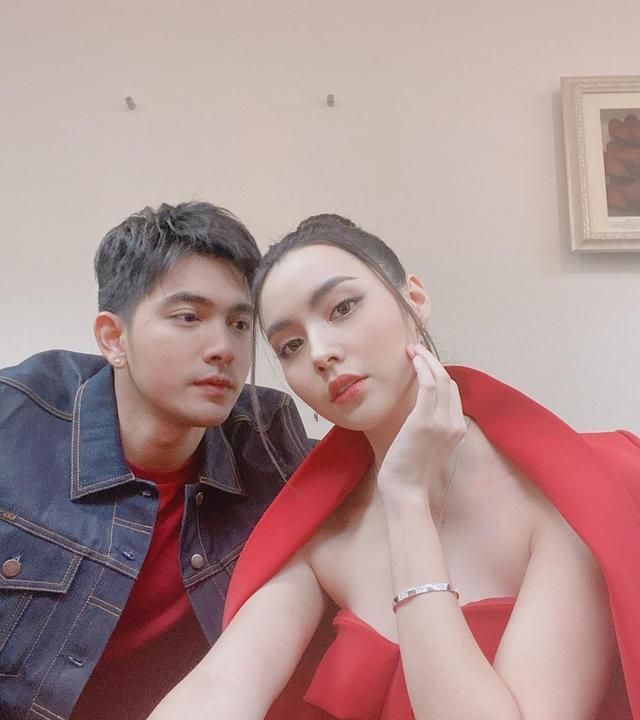 泰星mookda:我现在有在交谈的人,是不是tyfoon我还不想说