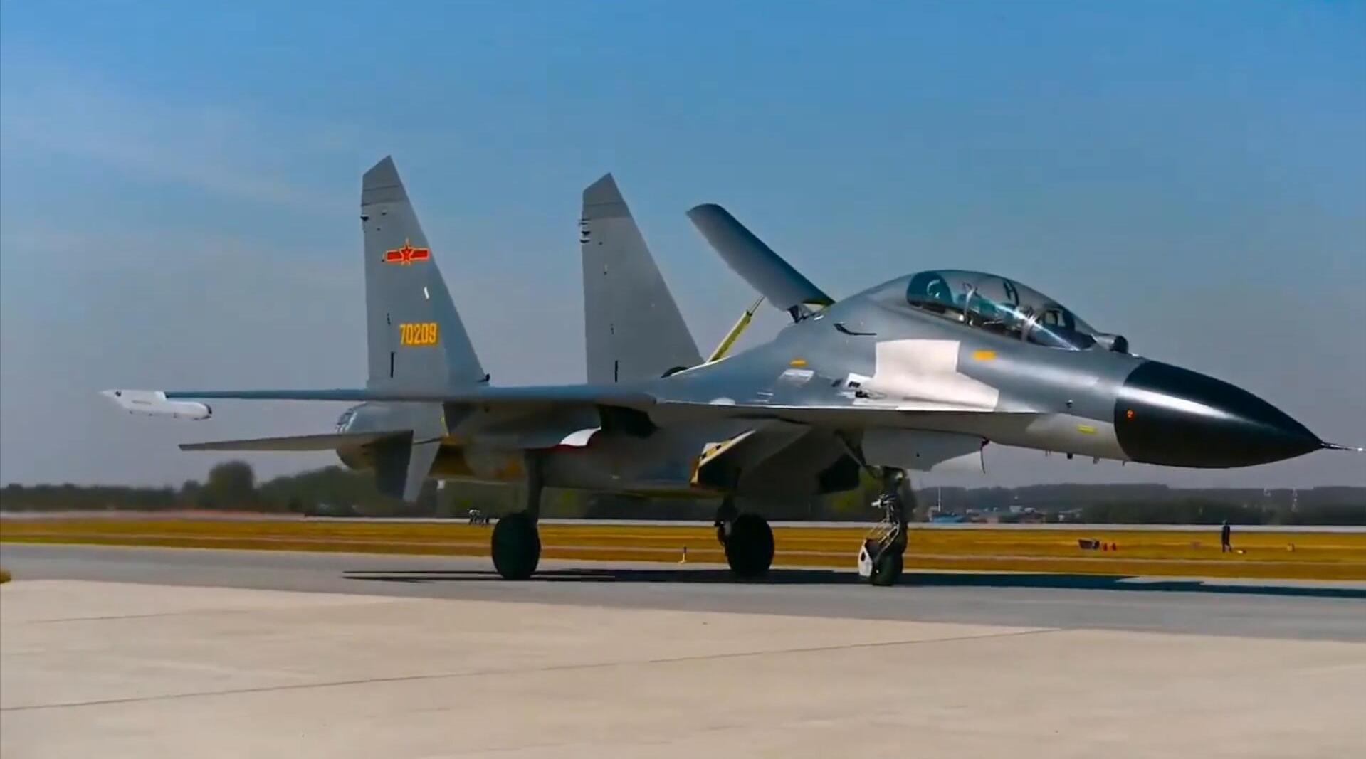 歼-11战斗机,飞行表演画面!