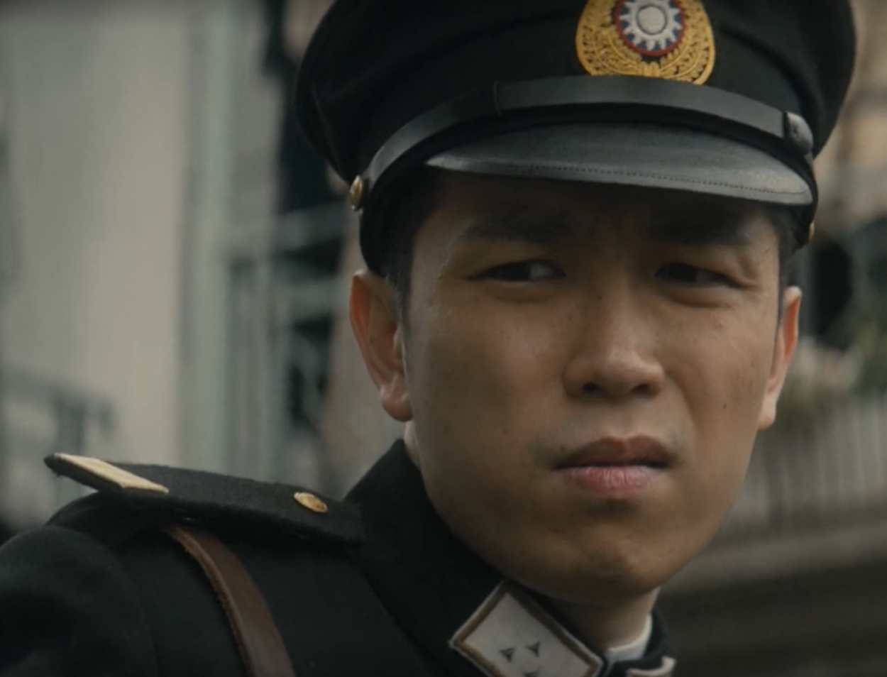 杨奎刑一处队长,杨奎讨厌顾耀东,剧中也是殴打顾耀东次数最多的一个