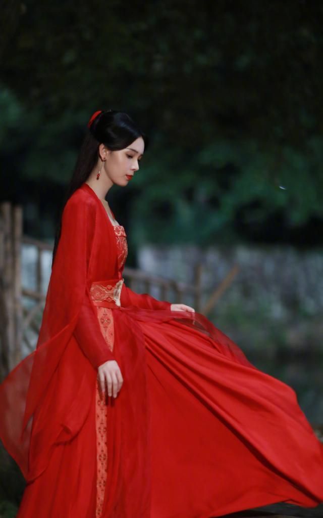 电视剧少女大人剧照更新了演员陈瑶红衣造型太美了