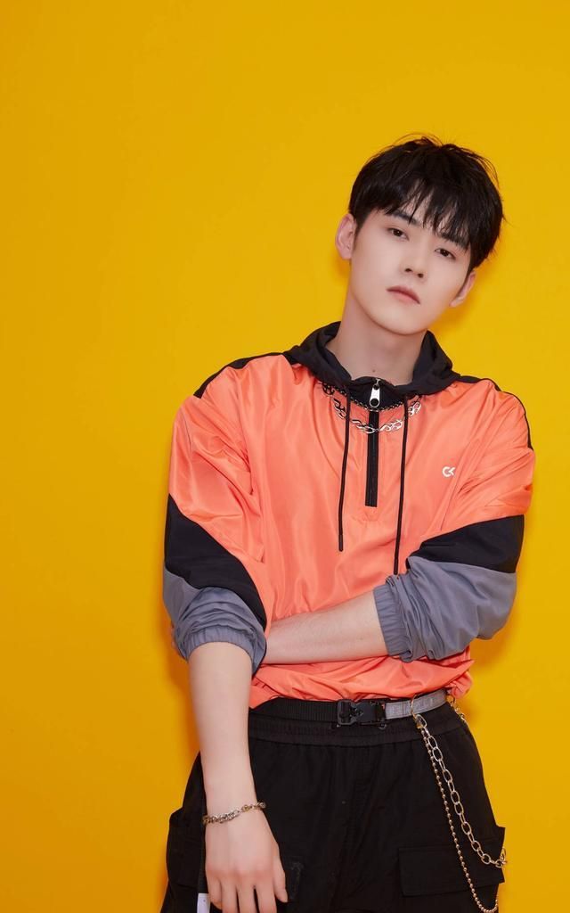 歌手任豪温柔暖心的大男孩期待更多精彩作品先来看帅照吧