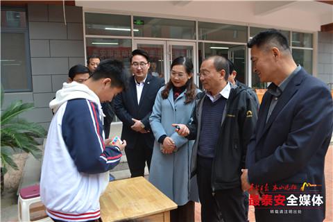 泰安市科技馆与泰安南关中学馆校共建催生科技之花