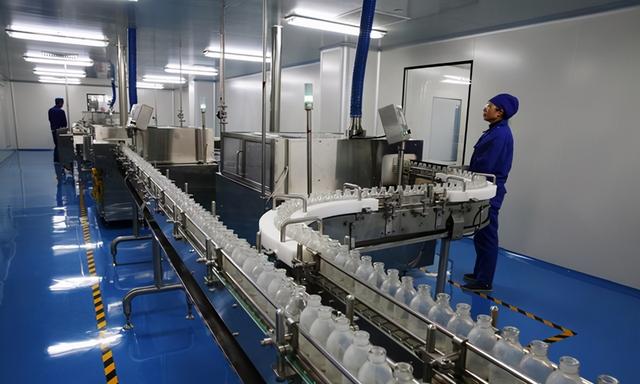 景峰制药生产线.韩德贵 摄