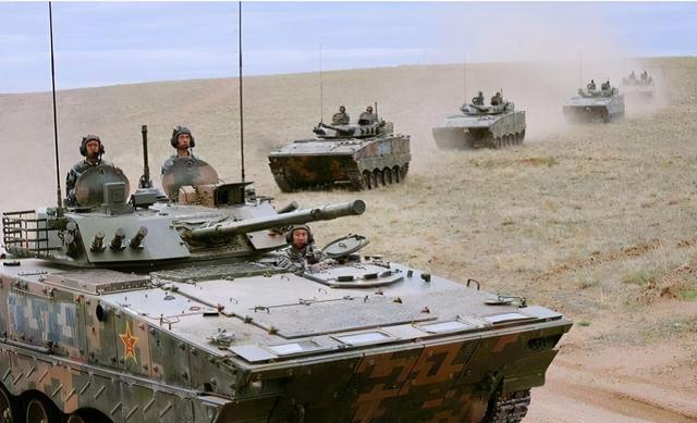 04a步兵战车在炮塔上面有关单位还把国产战场敌我识别系统推向国际