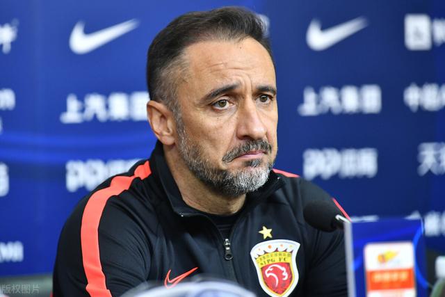 说的胡尔克佩雷拉不点名批评有球员缺失团队精神没达到预期