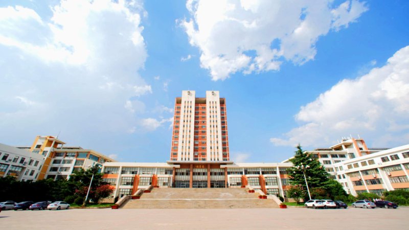 寻找山东最美大学校园青岛农业大学李让虹子青春