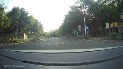 ▲任e行行车记录仪 动图