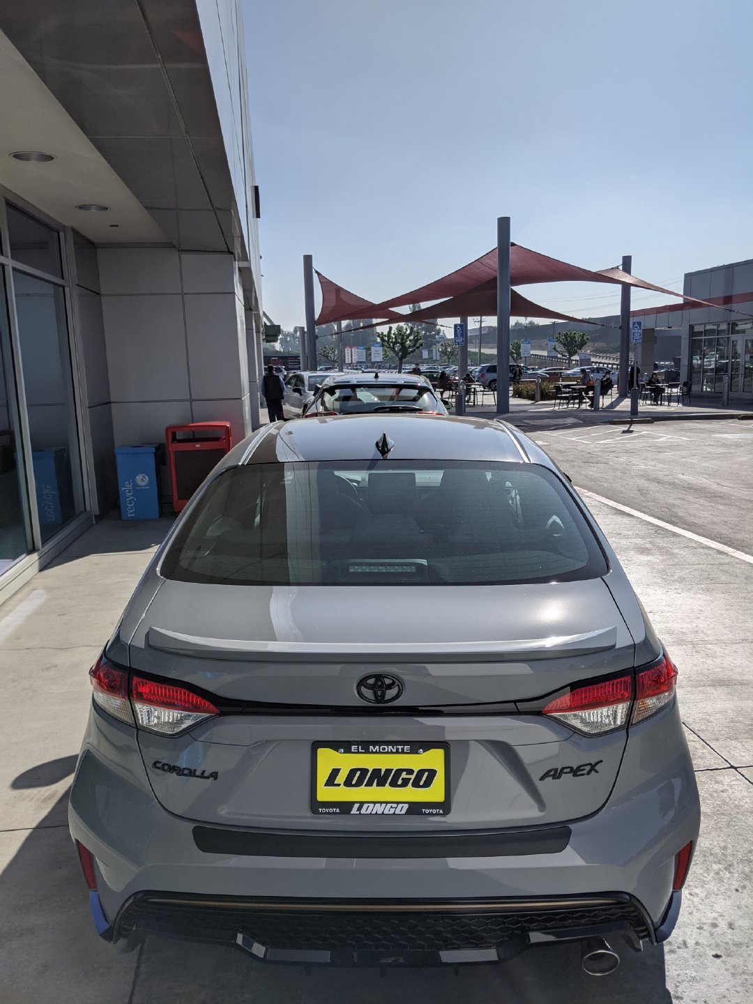 新款丰田雷凌到店实拍,水泥灰外观 1.8动力,造型比思域帅气