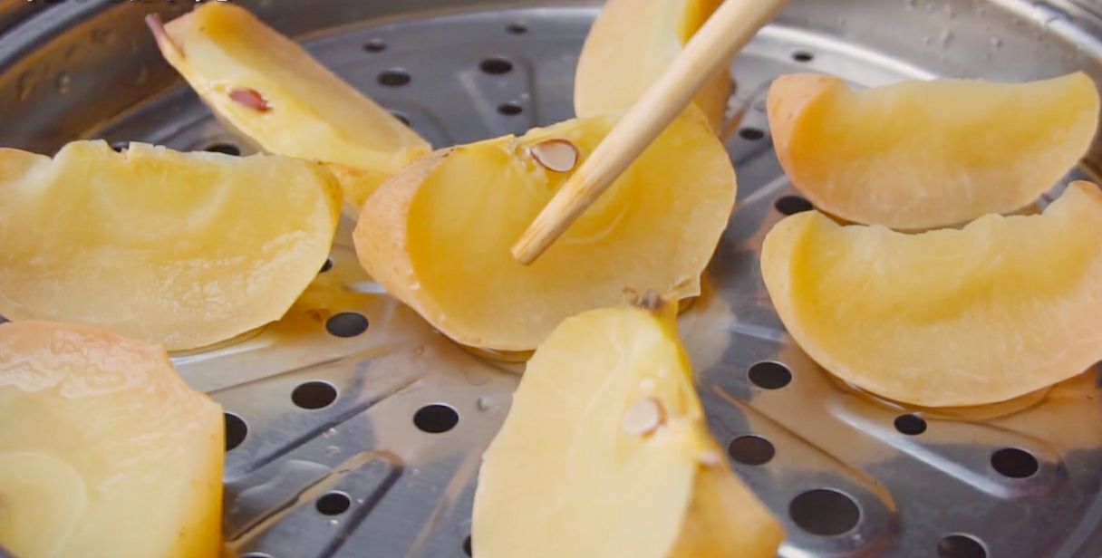 把苹果放进蒸锅里蒸一蒸,没想到好处这么多,现在知道还不晚|苹果|蒸锅