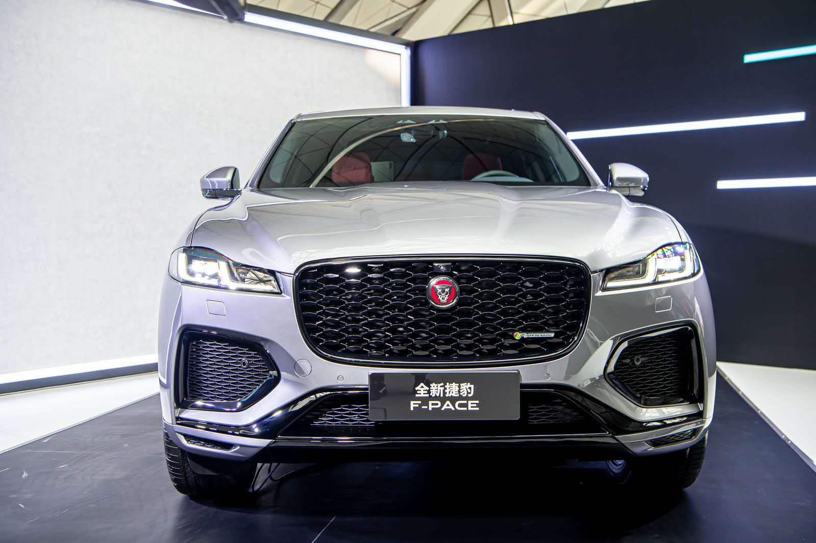 内饰焕新科技升级 全新捷豹f-pace亮相广州车展-新浪汽车