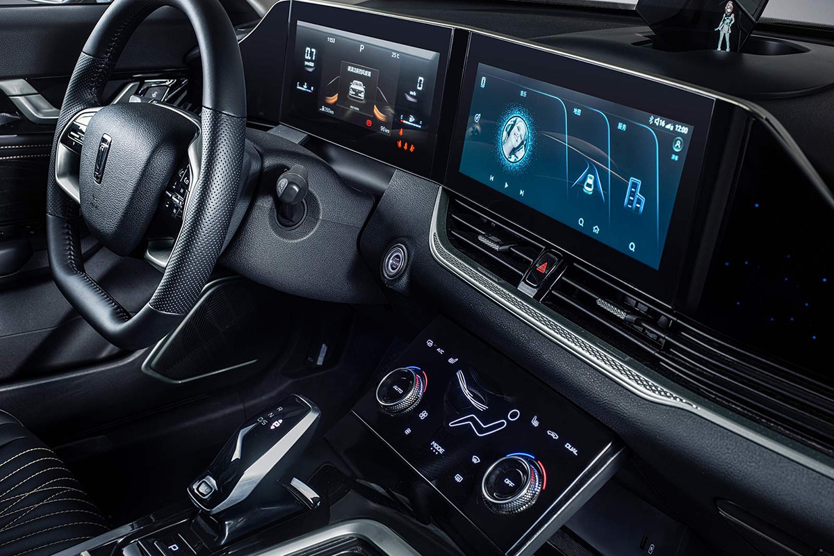 汽车看点 自媒体 正文 11月28日,第三代奔腾b70(配置|询价)正式上市