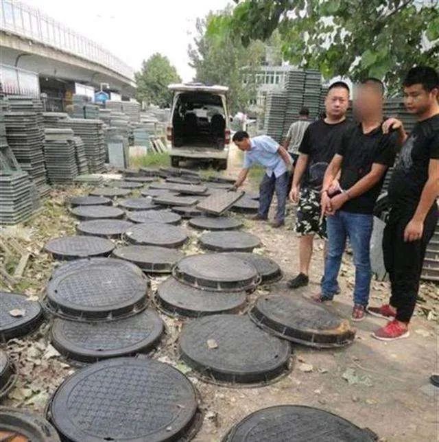 抓贼!偷井盖的贼呀!多少人因为他们成了残废.