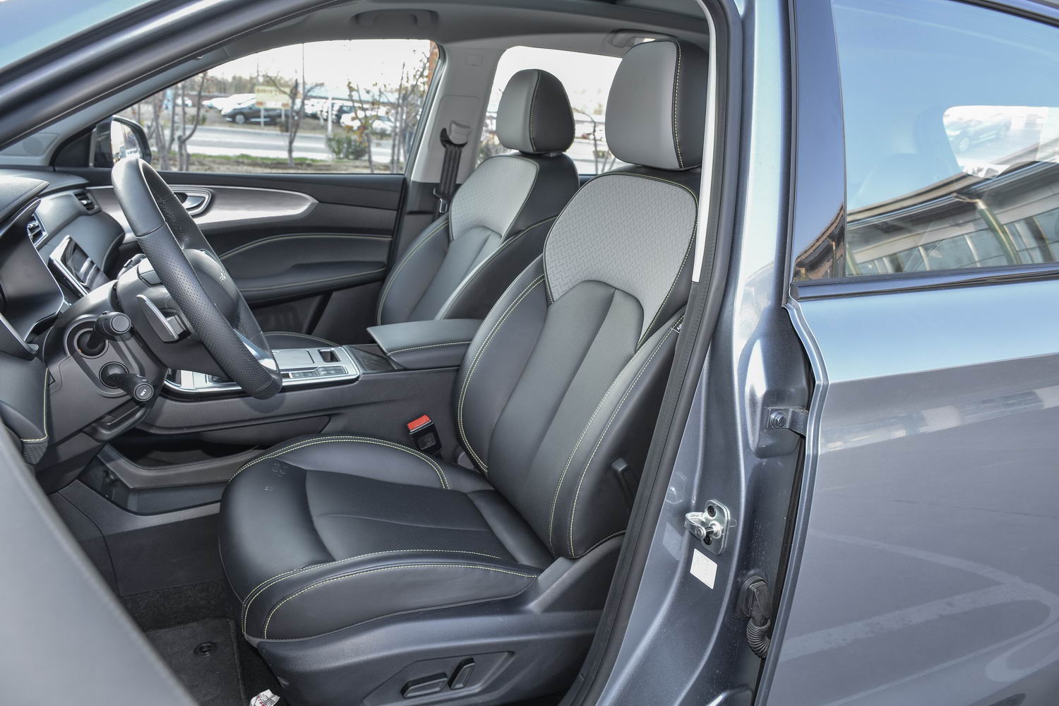 荣威rx5 eplus正式到店 售价15.58-16.58万元