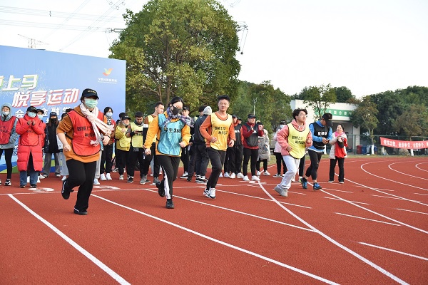 ͼ˵��һ��У԰���������Ϻ����Ż�ƽ���ѧԺ�ֶ�У�����ܡ���Դ/�ɷö����ṩ