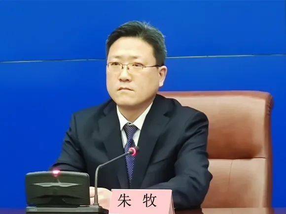 随后,济南市工业和信息化局副局长朱牧从展会规模,展商质量,参展商