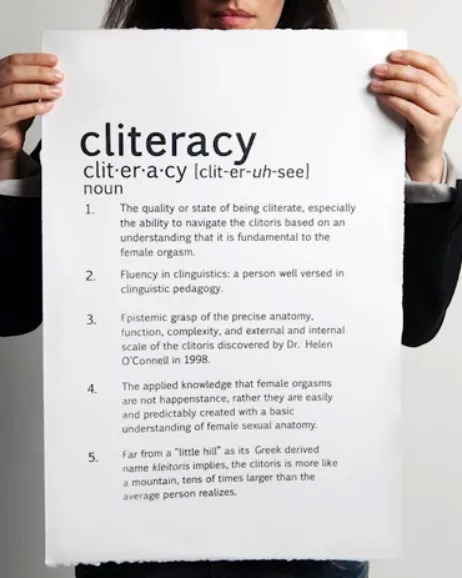 "Cliteracy"是由艺术家索菲亚·华莱士发起的阴蒂知识扫盲活动，她倡导众人关注和阴蒂相关的知识。图/Huffpost