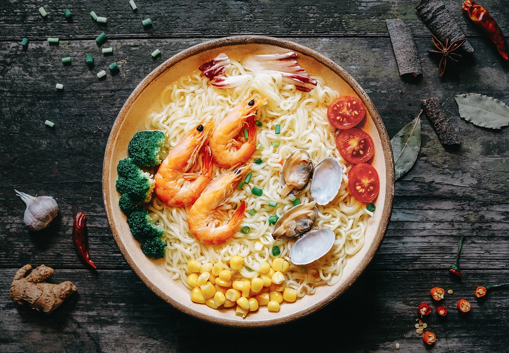 下厨房自制海鲜面吃到简单而直白的鲜味