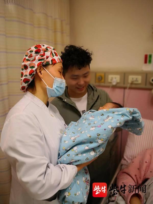 产妇脐带脱垂胎儿危在旦夕，医生全程上演最美托举休闲区蓝鸢梦想 - Www.slyday.coM