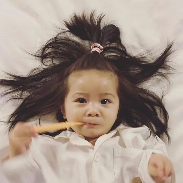 日本那个刚出生就靠发量爆红网络的小女孩长大啦!