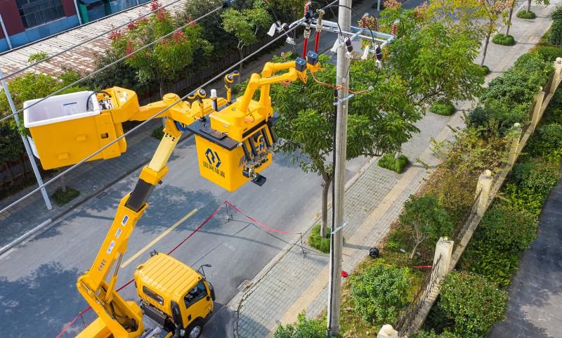 像人的大脑一样规划作业路径,鄞州首次应用"机器人"带电作业