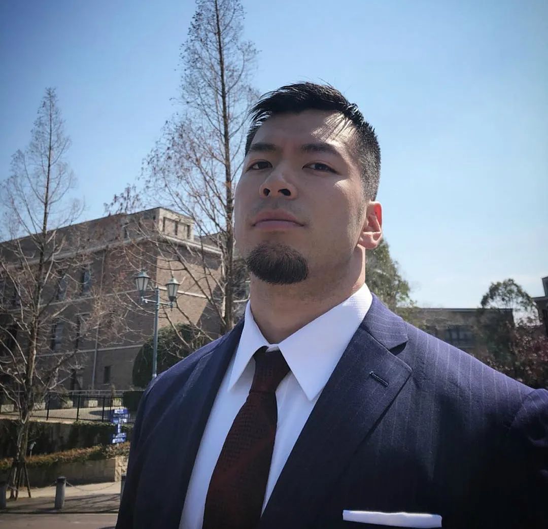 181cm日本肌肉壮男酷爱蹲腿大腿围度71公分想不粗都难