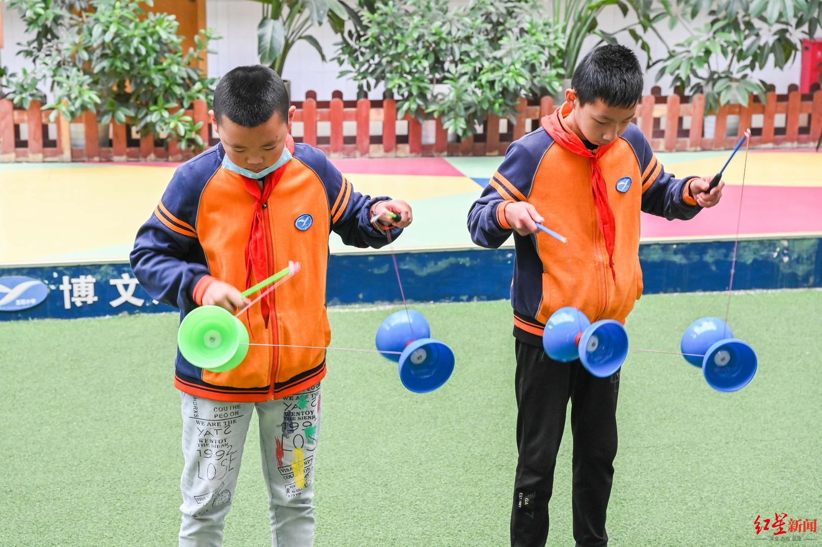 别人家的炫酷课间操——全校齐抖空竹