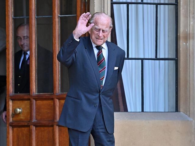 自其99岁的公公爱丁堡公爵菲利普亲王手中接过步枪军团总司令一职,实