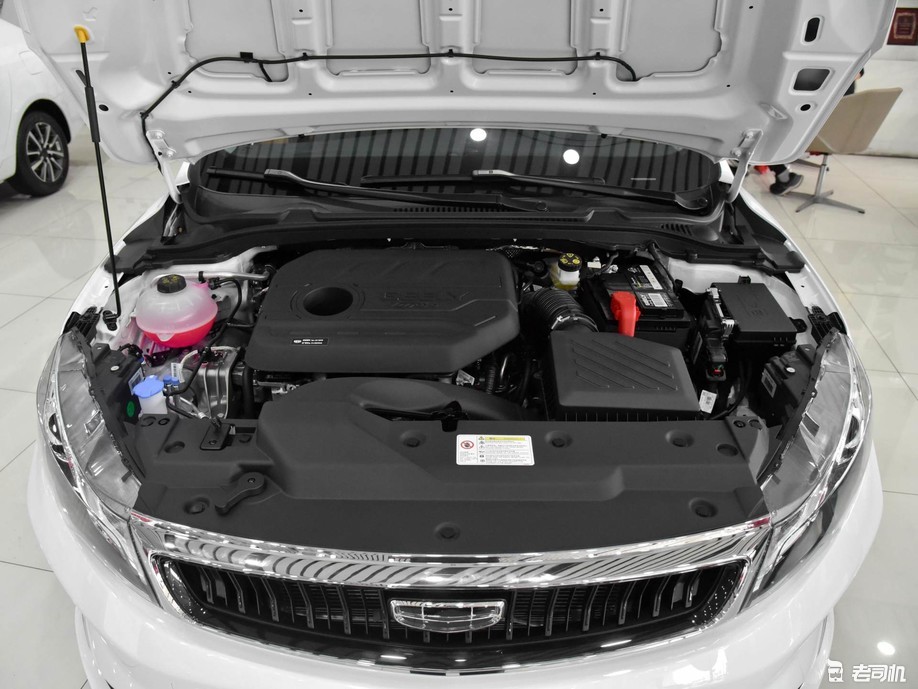 家用车里的全能战士 小哥带你看吉利帝豪gl