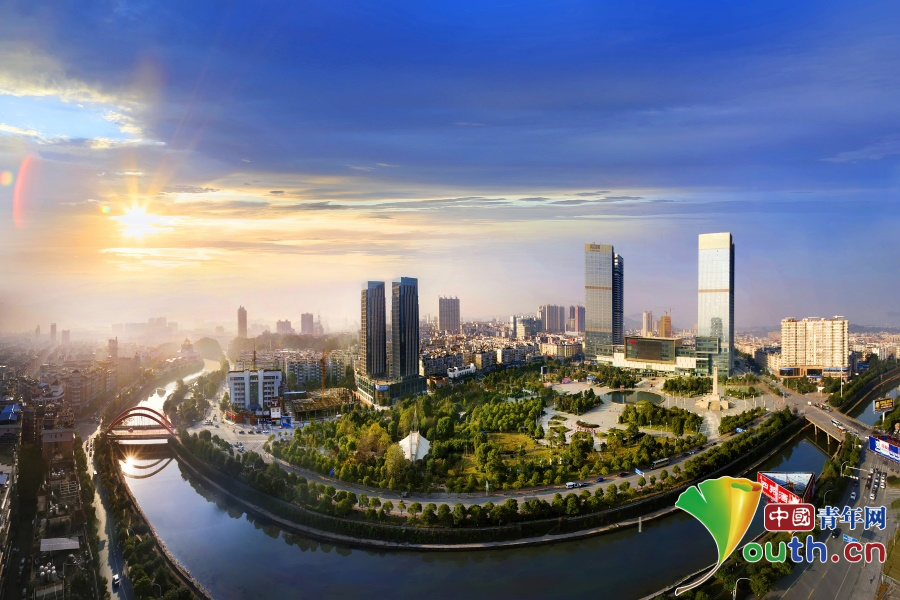 安源不渝初心担使命彩练当空舞新韵