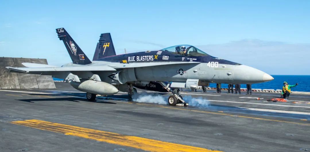 美国的f/a-18舰载机