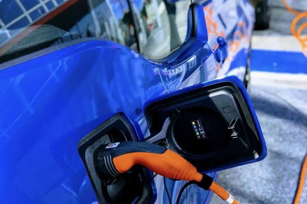 烫手的二手 电动爹 北京 特斯拉 电动 新浪科技 新浪网