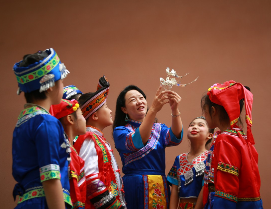 南宁市新兴民族学校厚植民族情怀铸牢民族文化自信