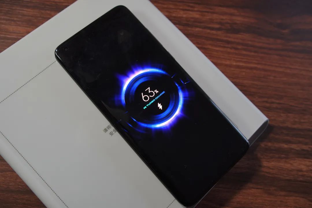 无线充电时代真来了,小米智能追踪式无线充体验