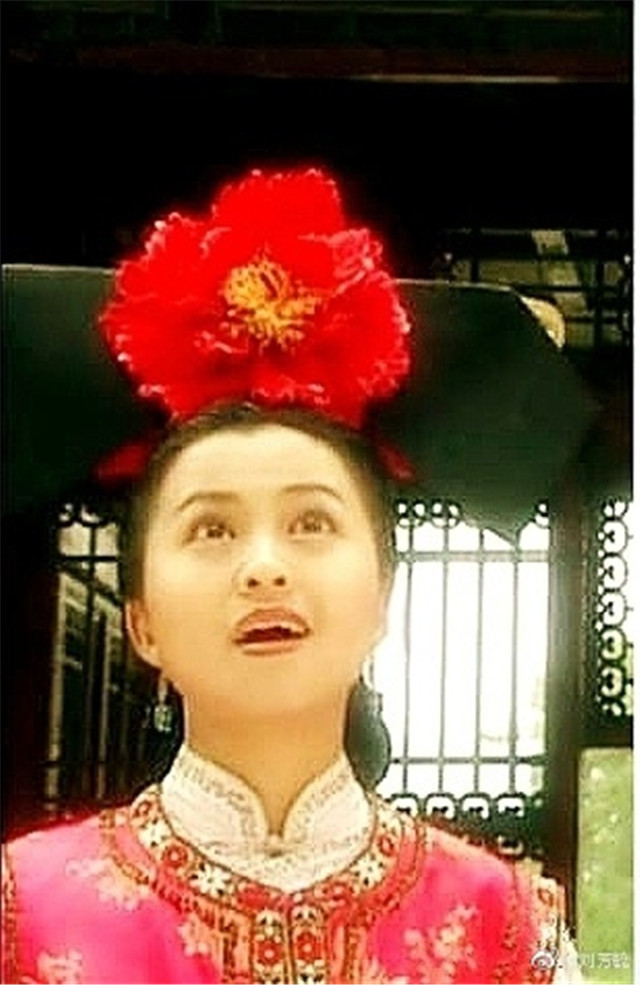 《还珠格格》小凳子和彩霞重逢合影,引网友回忆杀