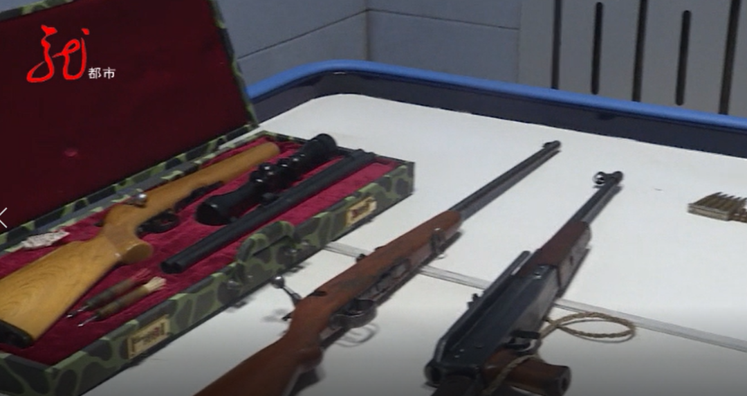 居民家中私藏枪支子弹铅弹麻醉弹这人啥来头