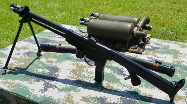 受苏联影响,我军喷火兵编制在防化兵,配属于步兵师或步兵旅的工兵化学