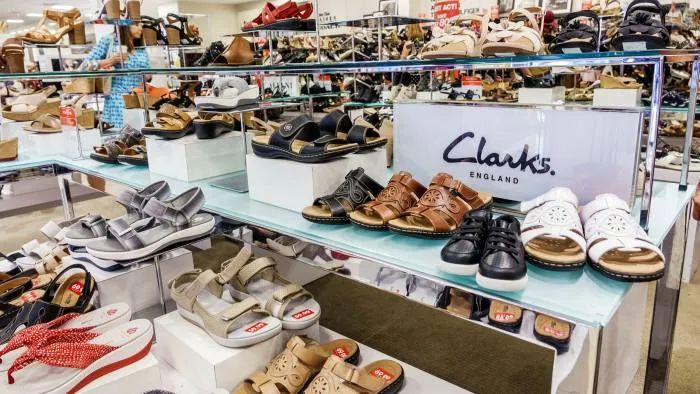 收购百年鞋履品牌clarks,李宁加强国际战略纵深