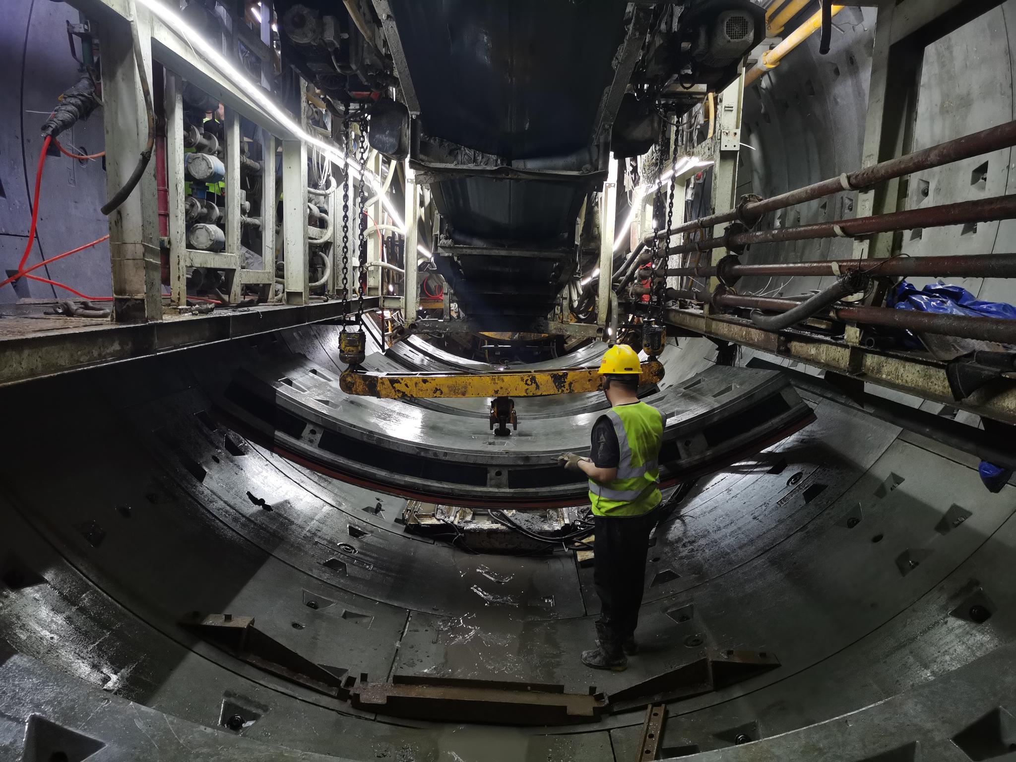 杭州地铁8号线一期工程全线贯通 明年就能建成了