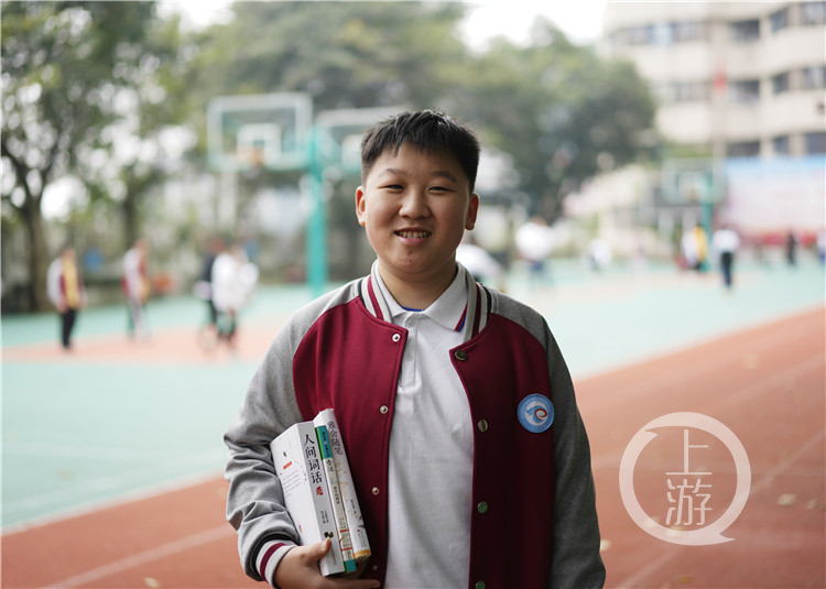 还记得10年前扛起幸福的棒棒父子吗那个小男孩获评最美孝心少年