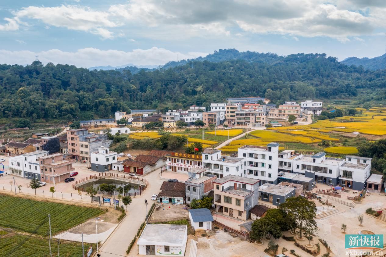 连樟村曾是连江口镇最贫困的村庄之一,如今已发生翻天覆地的变化.