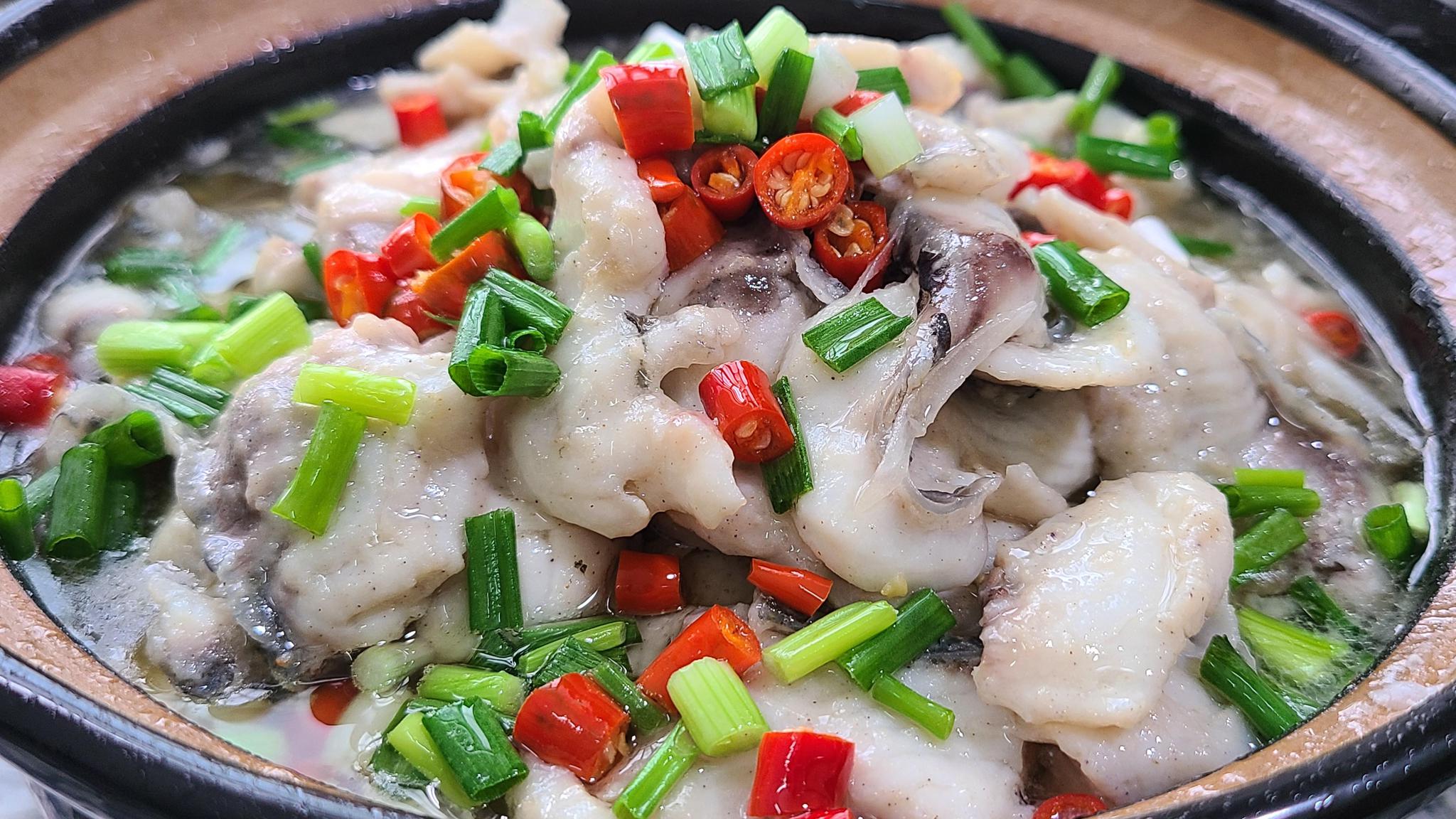 这一道萝卜炖鱼太香了味道鲜美做法简单好吃又便宜