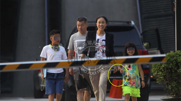 51岁那英全家近照现任丈夫为隐形富豪儿女名字超任性