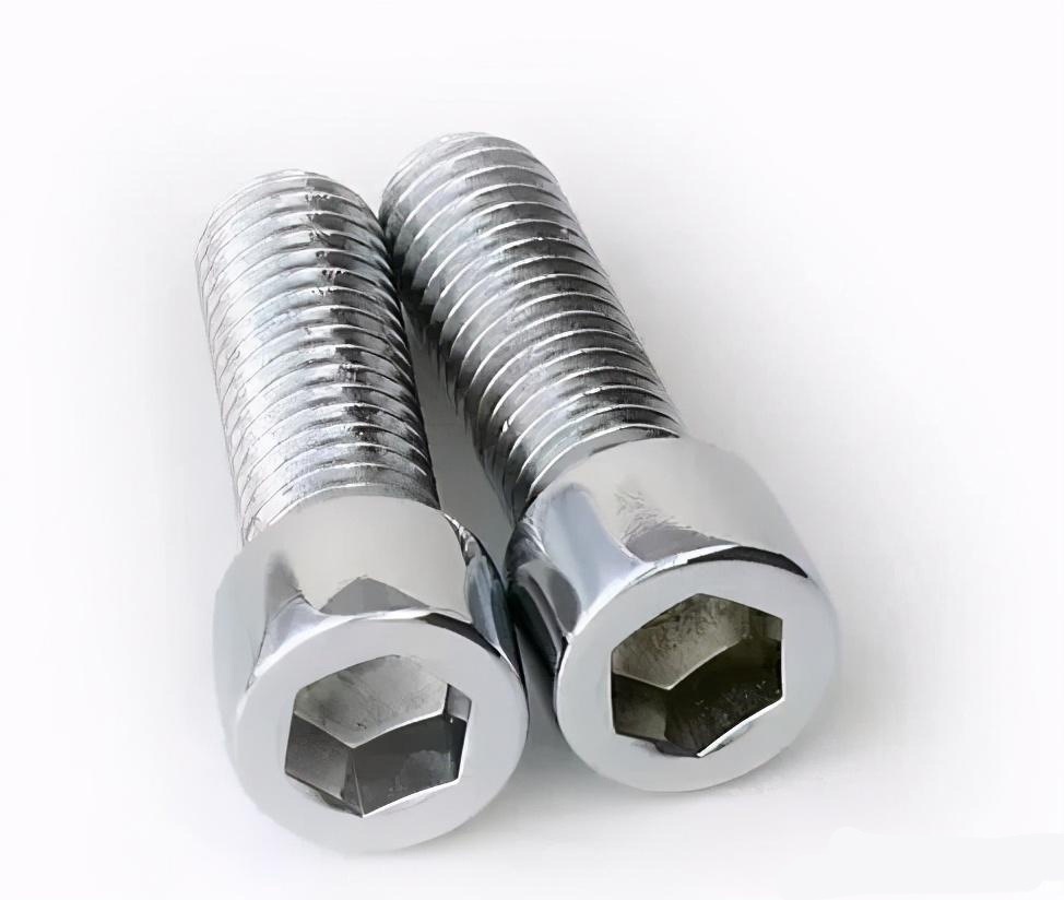 我们都知道,内六角螺丝的螺丝头外边是圆的,中间是凹进去的六边形.