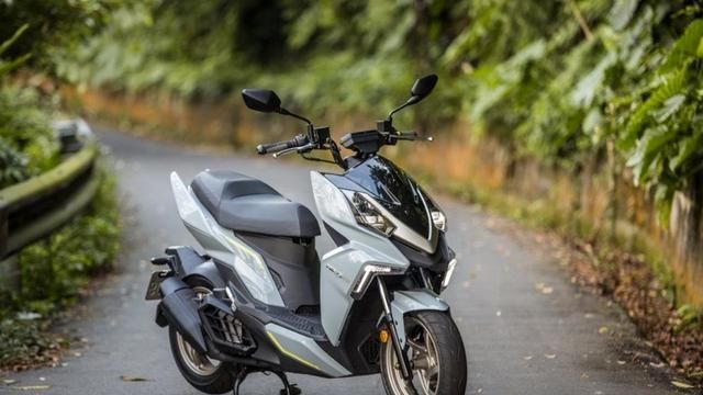 光阳运动踏板摩托krv180同级竞争对手纵览对比选车不再纠结