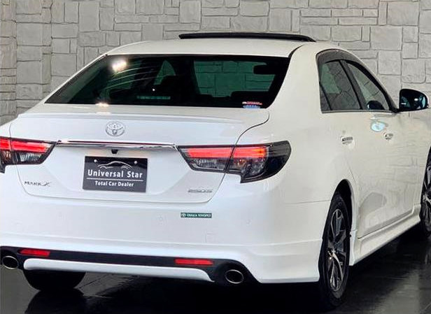 新款丰田锐志海外亮相,矩阵led大灯,搭3.0升引擎,比凯美瑞帅