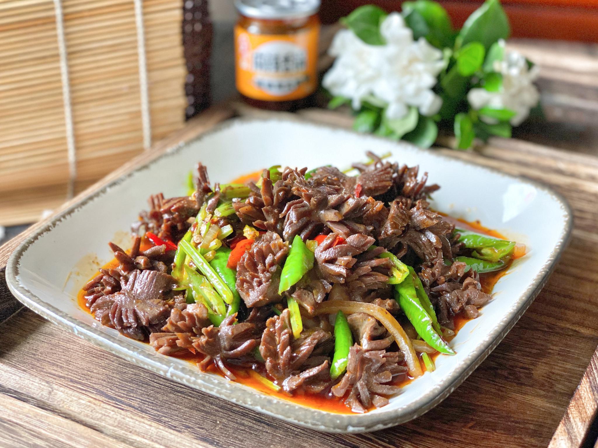 「干锅鸡胗」的做法 配方,辣鲜香的口感,能让人立刻食欲大增|鸡胗