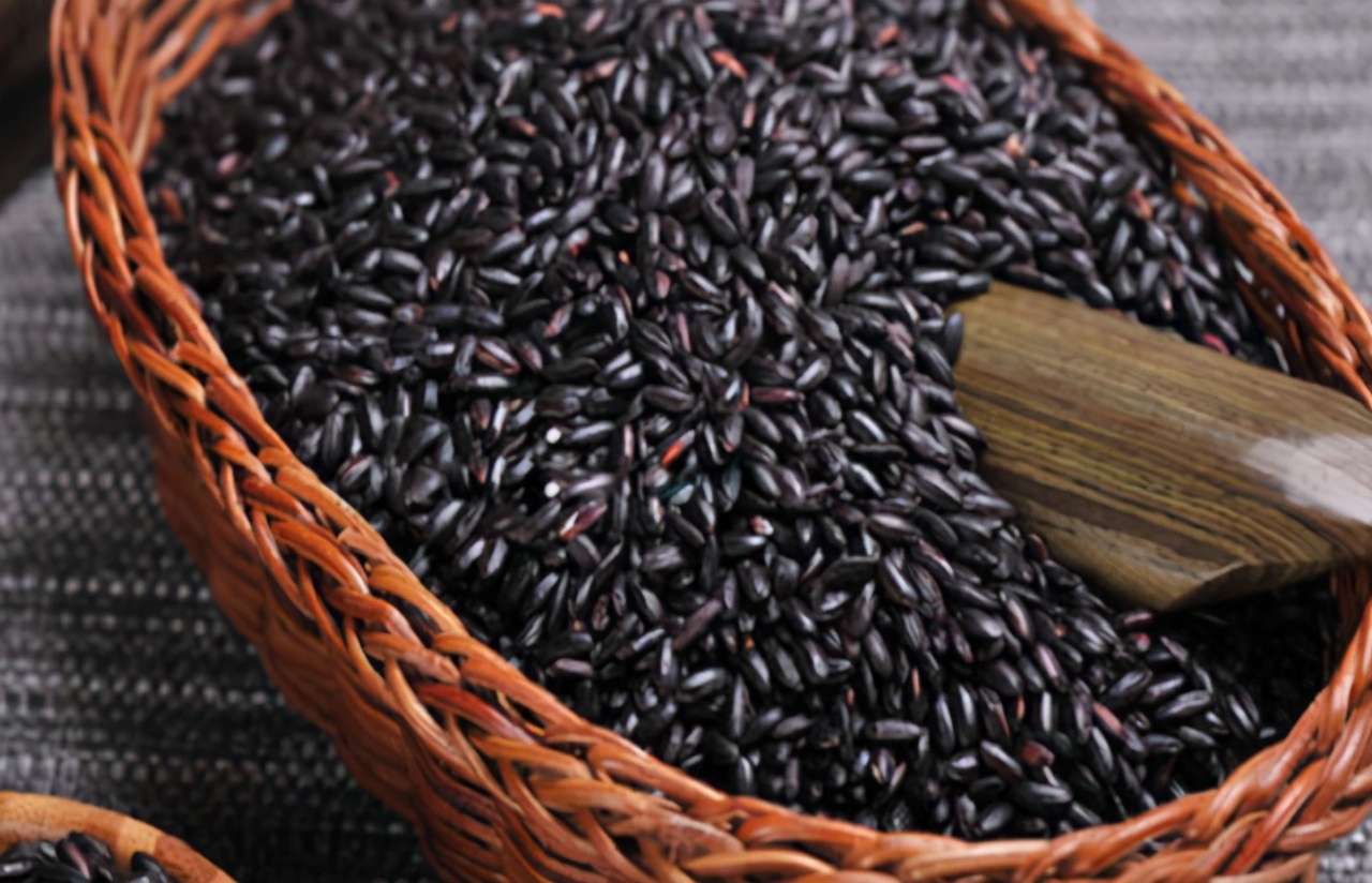 买黑米,是要买"黑糯米"还是"黑米"好?差别很大,别买错了