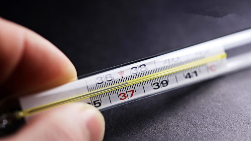 1到36.6度之间.预防医学就免疫而言,体温差1度就差很多.