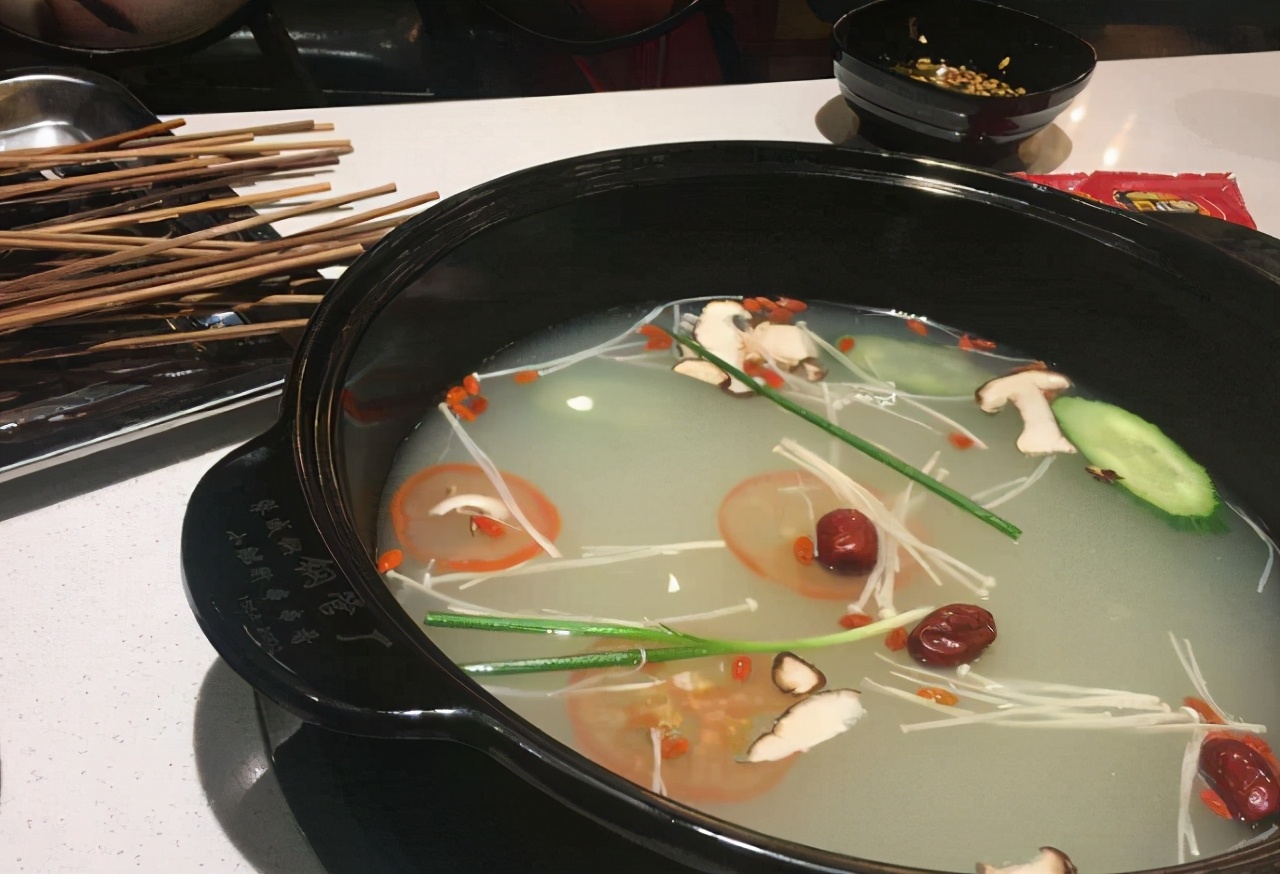 吃火锅,聪明人从不点"清汤锅",老板:这才是内行人