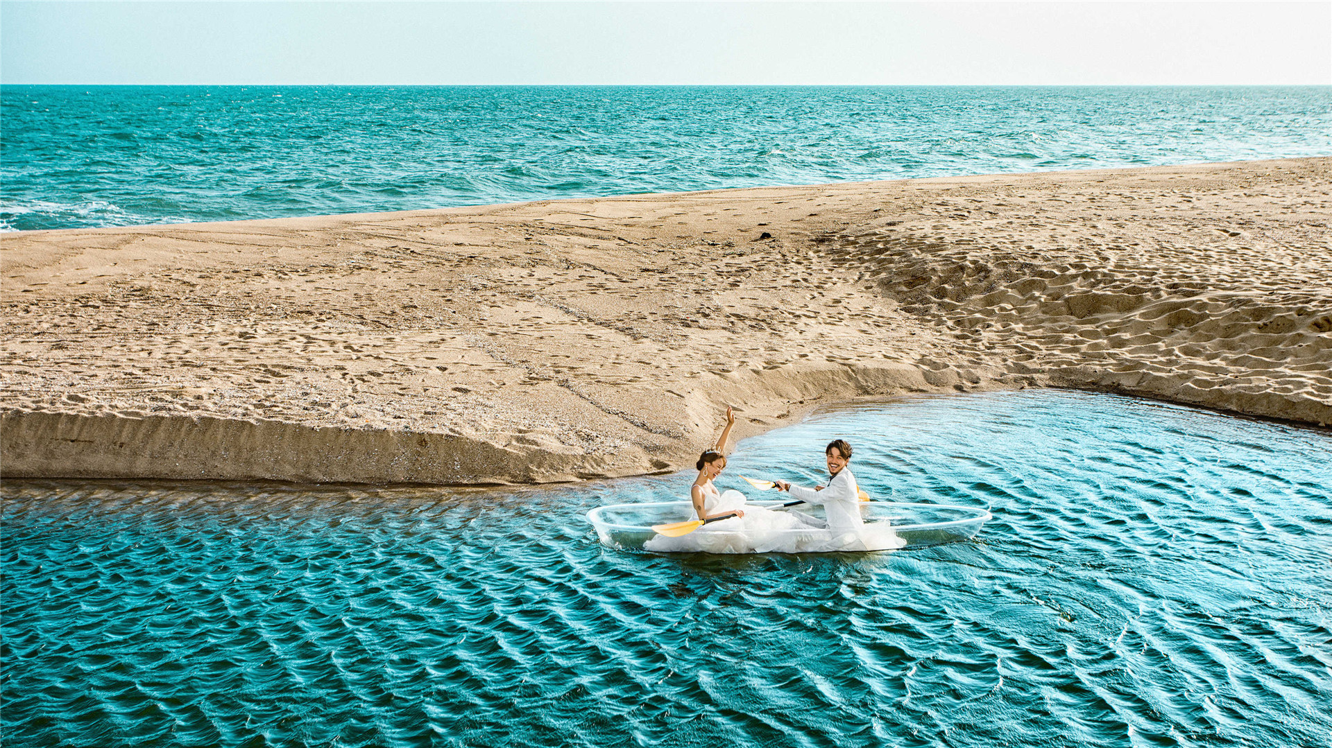冬季到了,旅拍婚纱照哪里拍得好看?挑个暖如春的地方蜜月旅拍吧